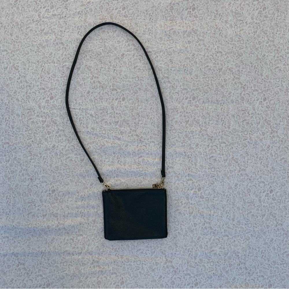 Amelie Galanti women’s small crossbody strap black faux leather handbag EUC